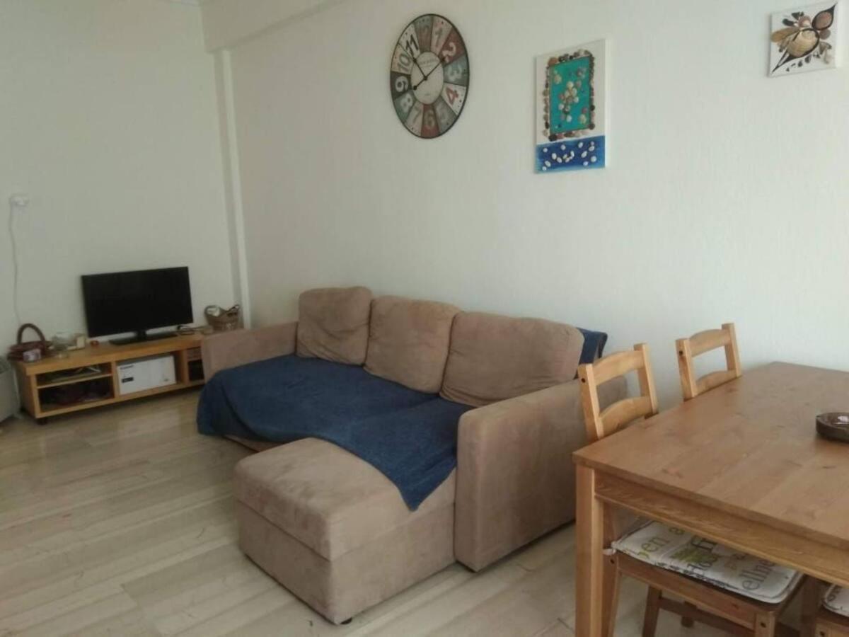 Square 2 Apartment
